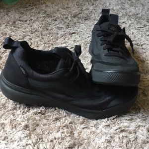 Men’s vans UltraRange, UltraCrush size 10